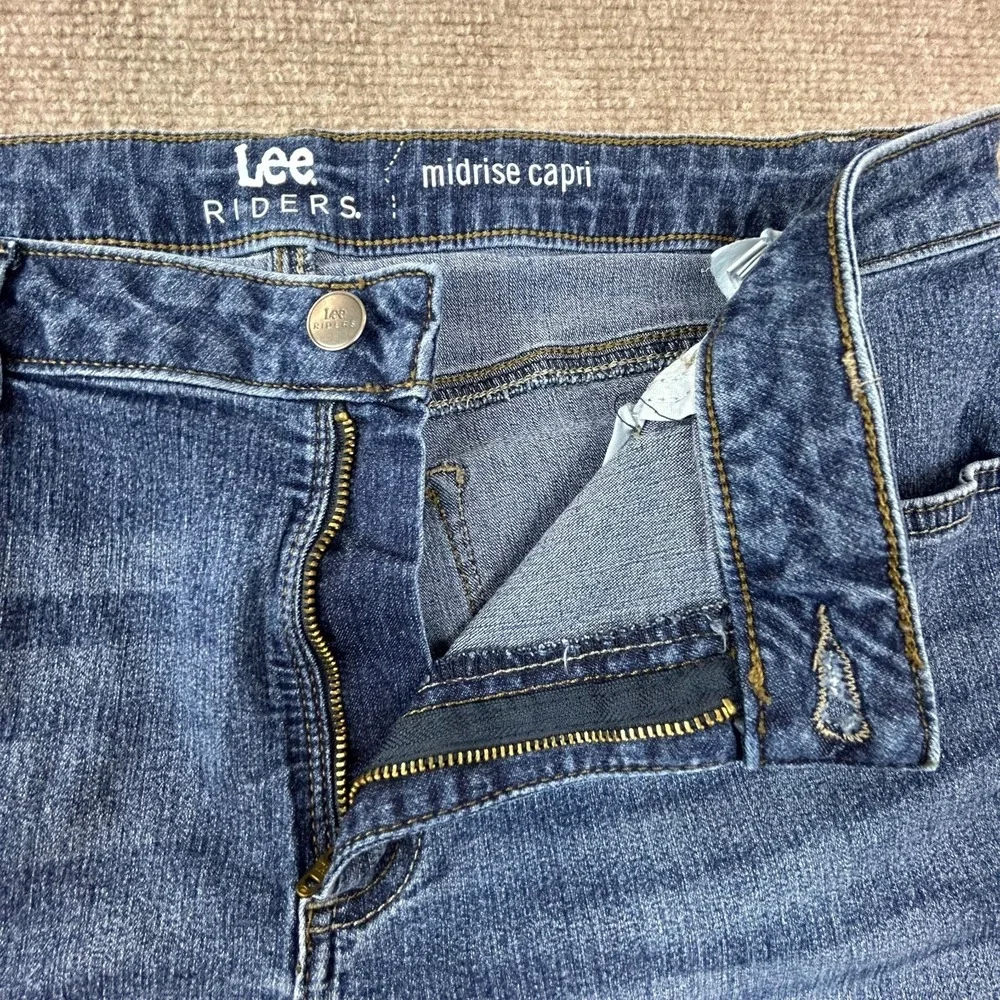 Lee Riders Capri Jeans Womens 14 Blue Denim Cotton Stretch Mid Rise Whiskers